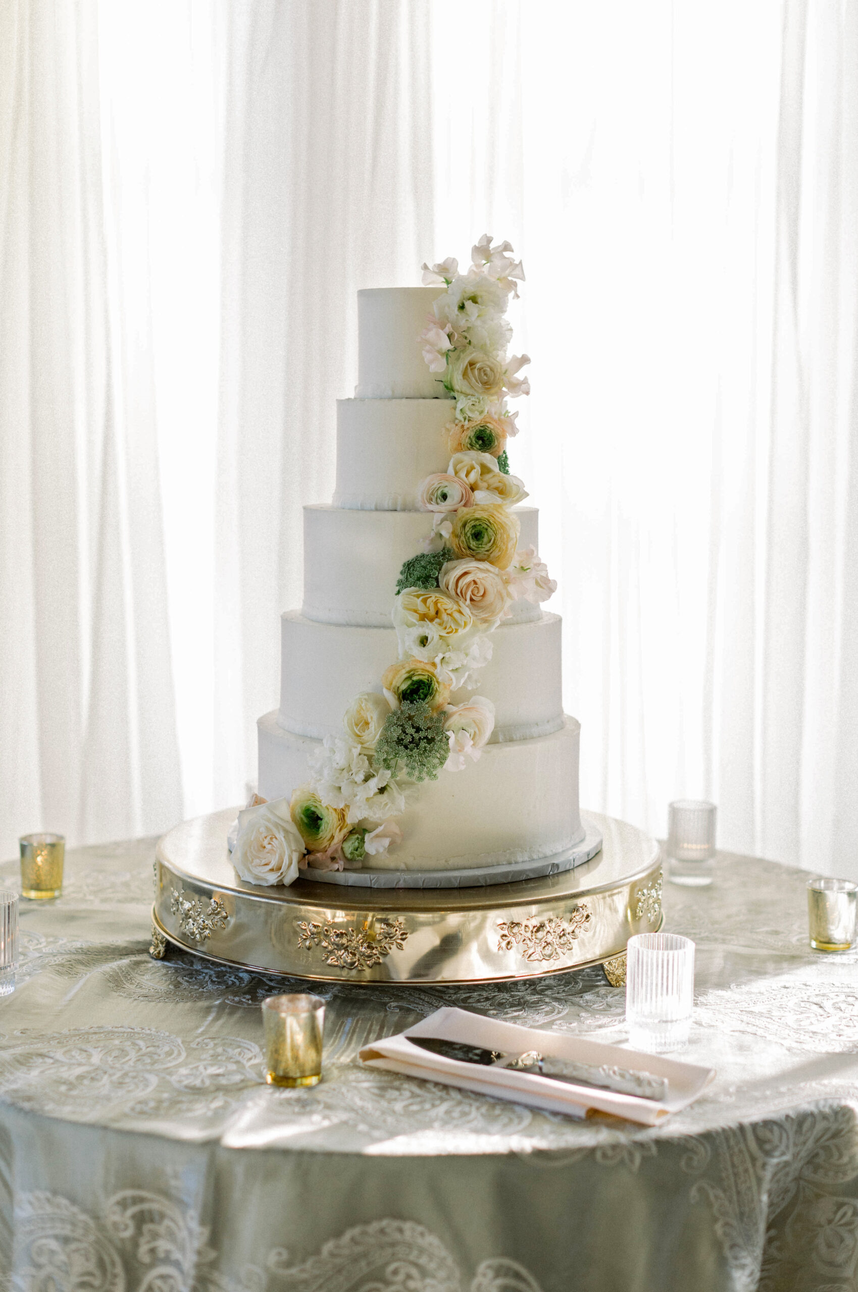 Wedding Cake Styling